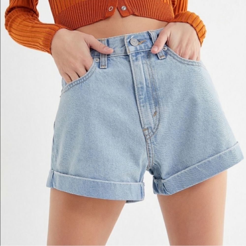 Levi’s Mom Shorts